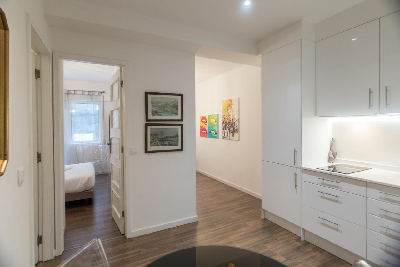 Almada Studios & Suites Porto Luaran gambar