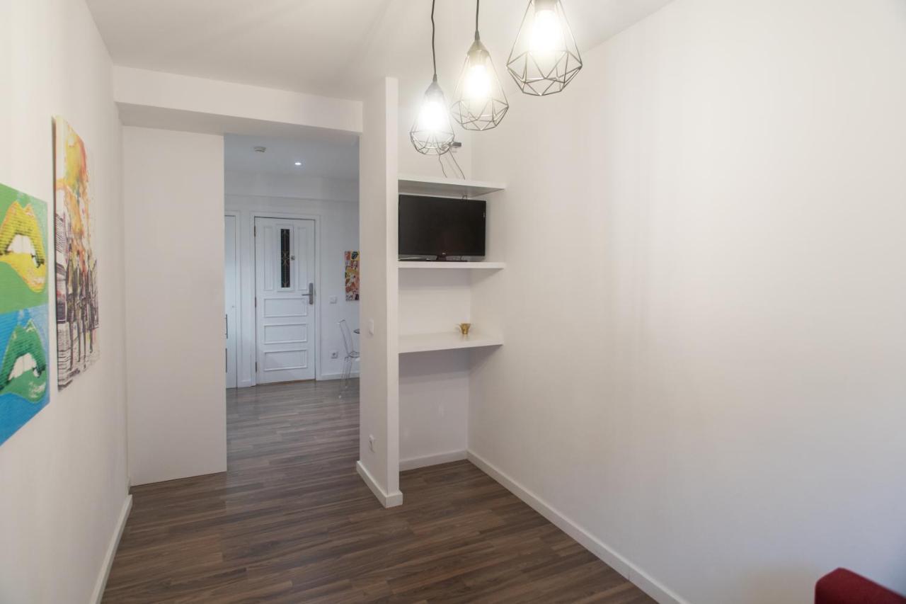 Almada Studios & Suites Porto Luaran gambar