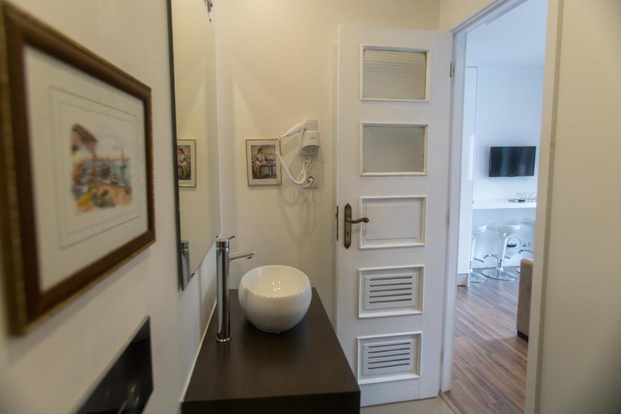Almada Studios & Suites Porto Luaran gambar