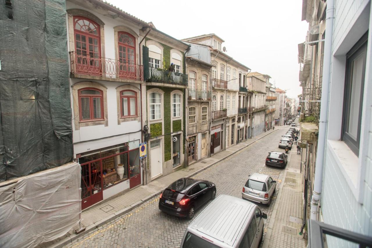 Almada Studios & Suites Porto Luaran gambar