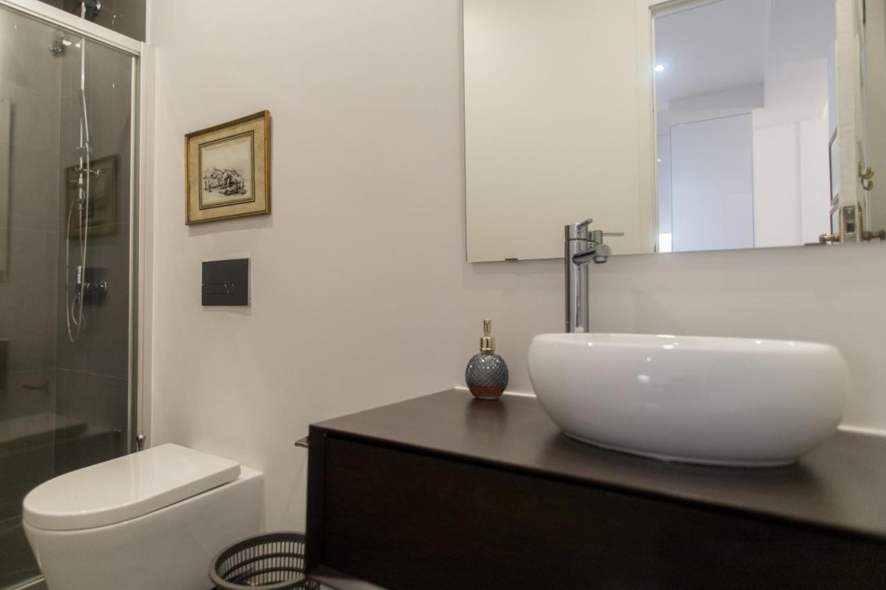 Almada Studios & Suites Porto Luaran gambar