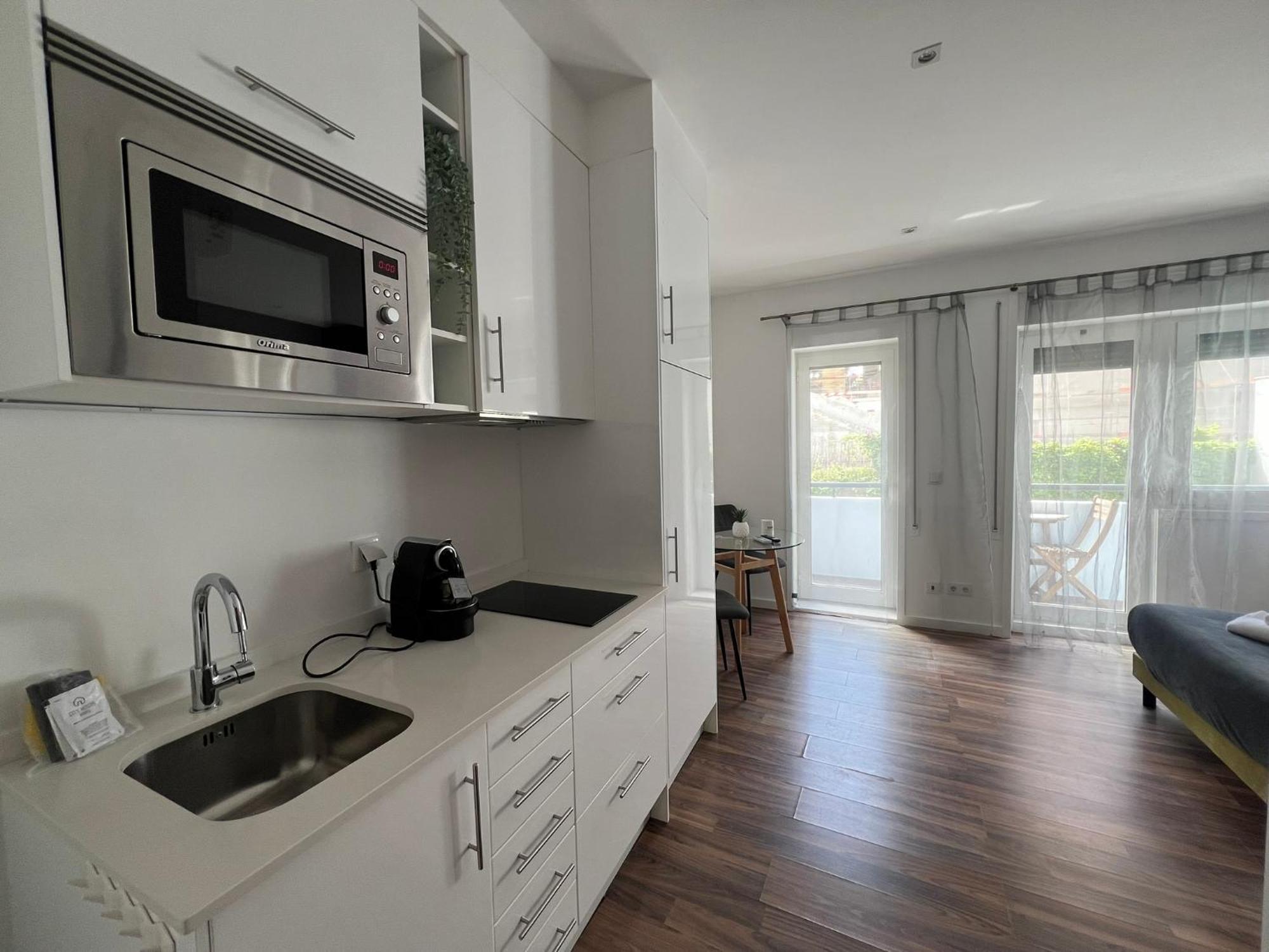 Almada Studios & Suites Porto Luaran gambar