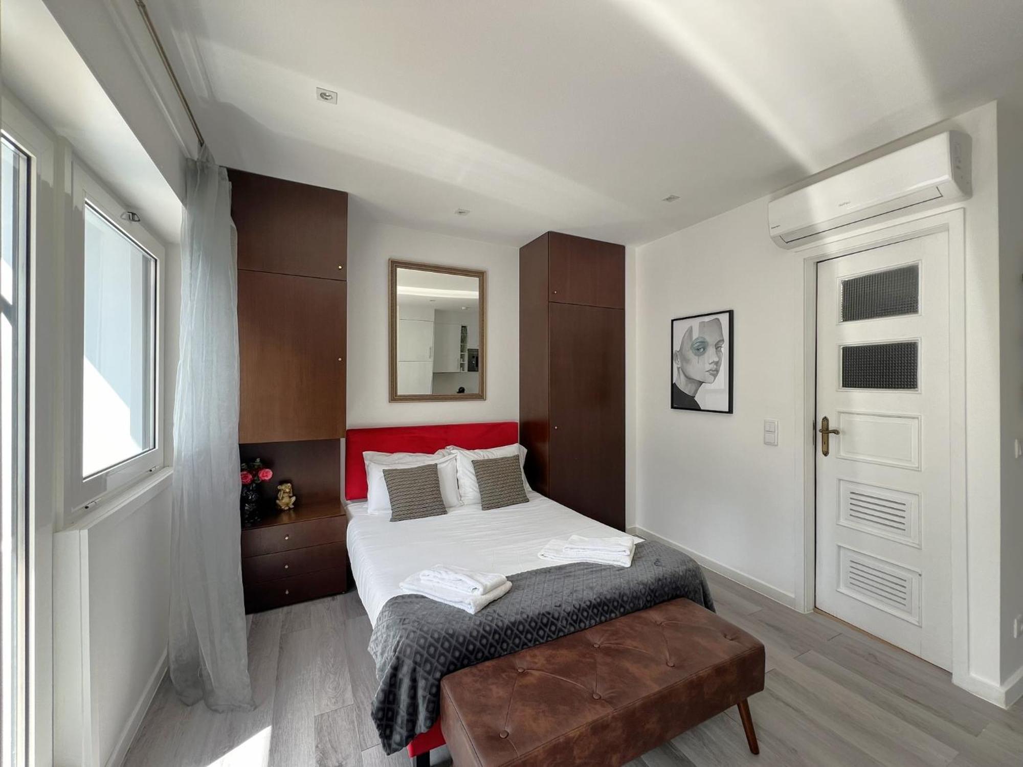 Almada Studios & Suites Porto Luaran gambar