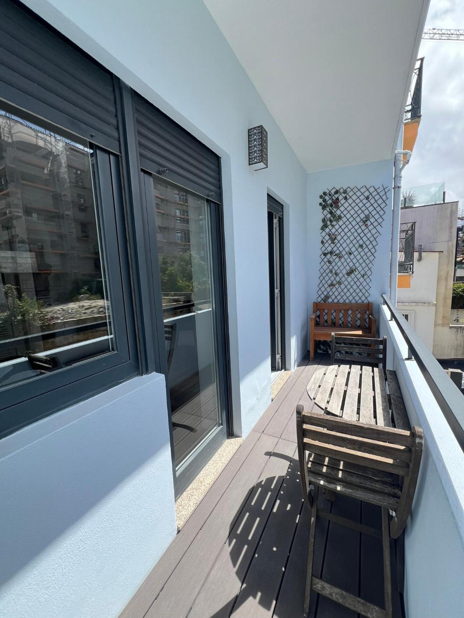 Almada Studios & Suites Porto Luaran gambar