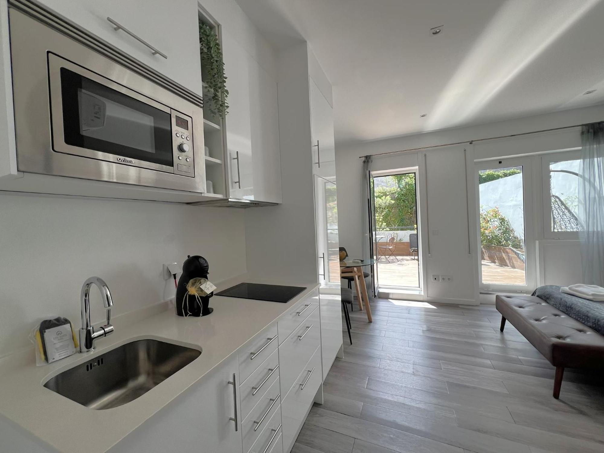 Almada Studios & Suites Porto Luaran gambar