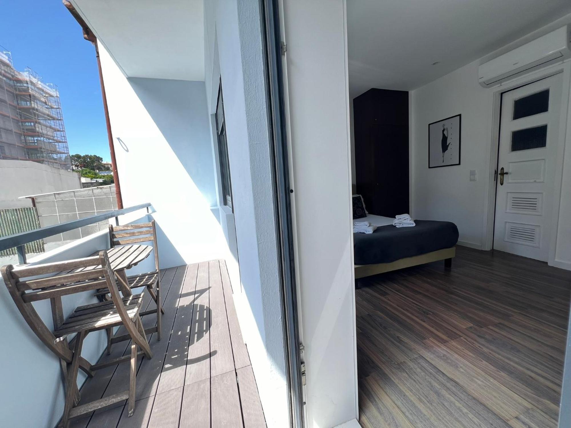 Almada Studios & Suites Porto Luaran gambar