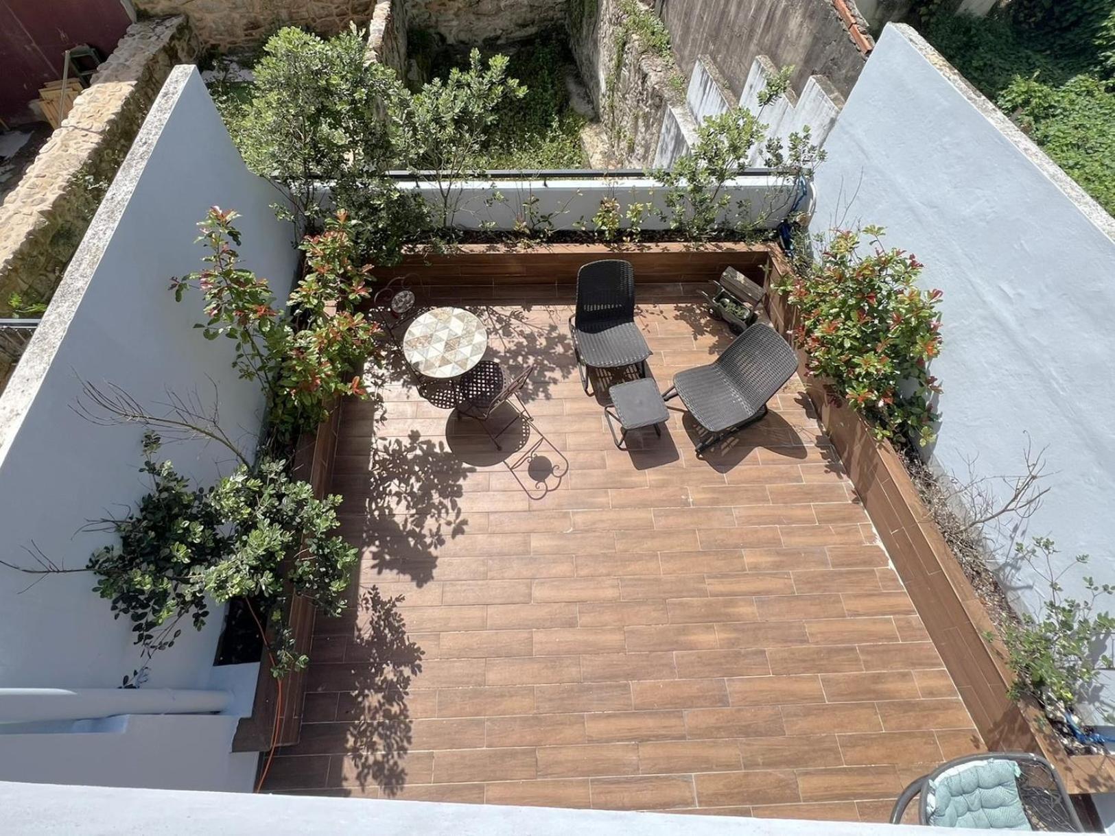 Almada Studios & Suites Porto Luaran gambar